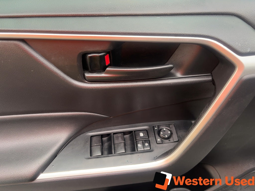 2021 Toyota RAV4 LE AWD