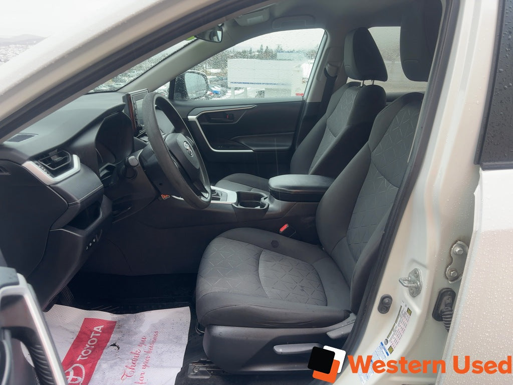 2021 Toyota RAV4 LE AWD