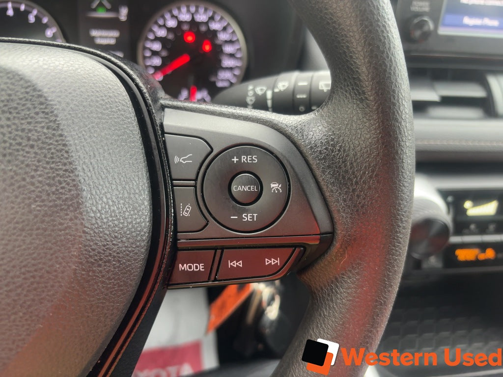 2021 Toyota RAV4 LE AWD