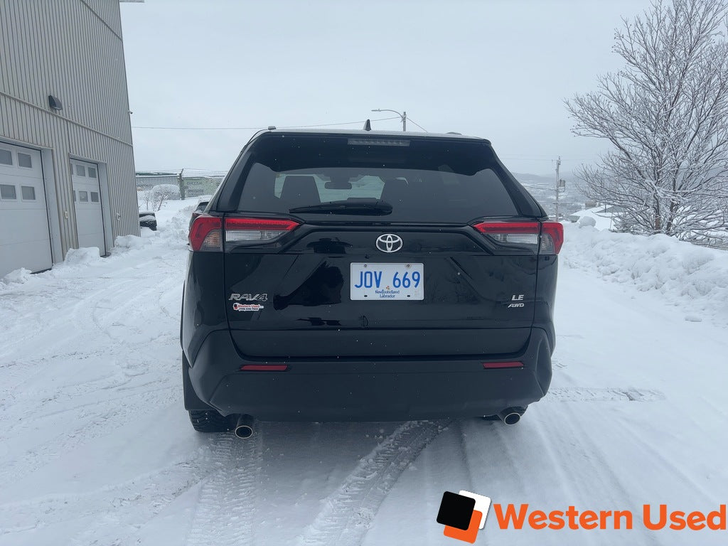 2021 Toyota RAV4 LE AWD