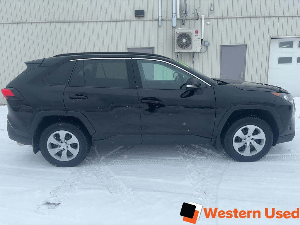 2021 Toyota RAV4 LE AWD