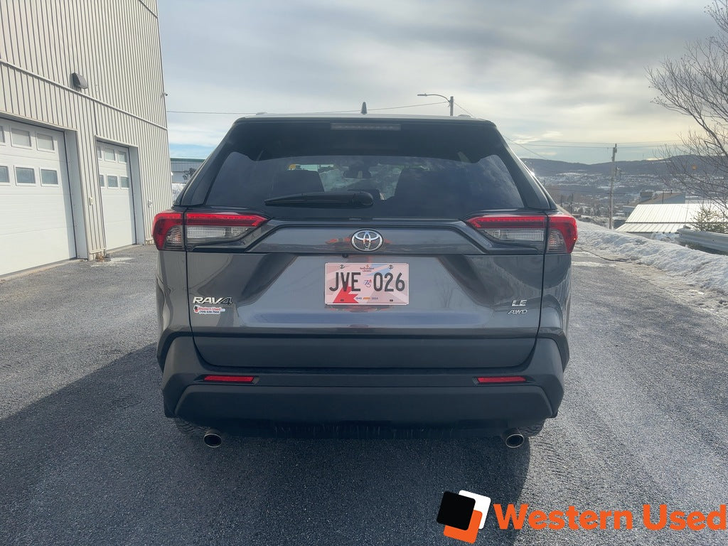 2021 Toyota RAV4 LE AWD