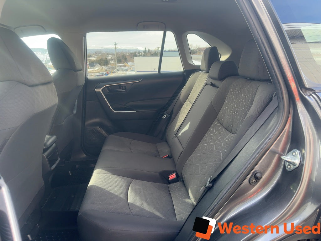 2021 Toyota RAV4 LE AWD