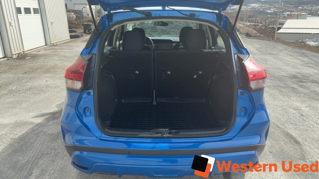 2022 Nissan Kicks SV FWD