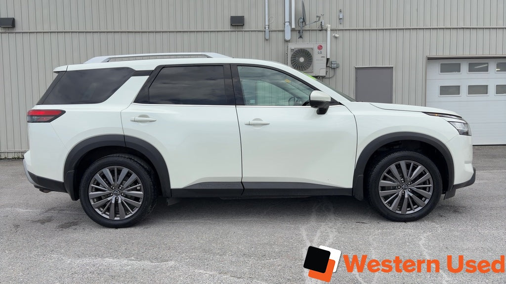 2023 Nissan Pathfinder SL 4WD