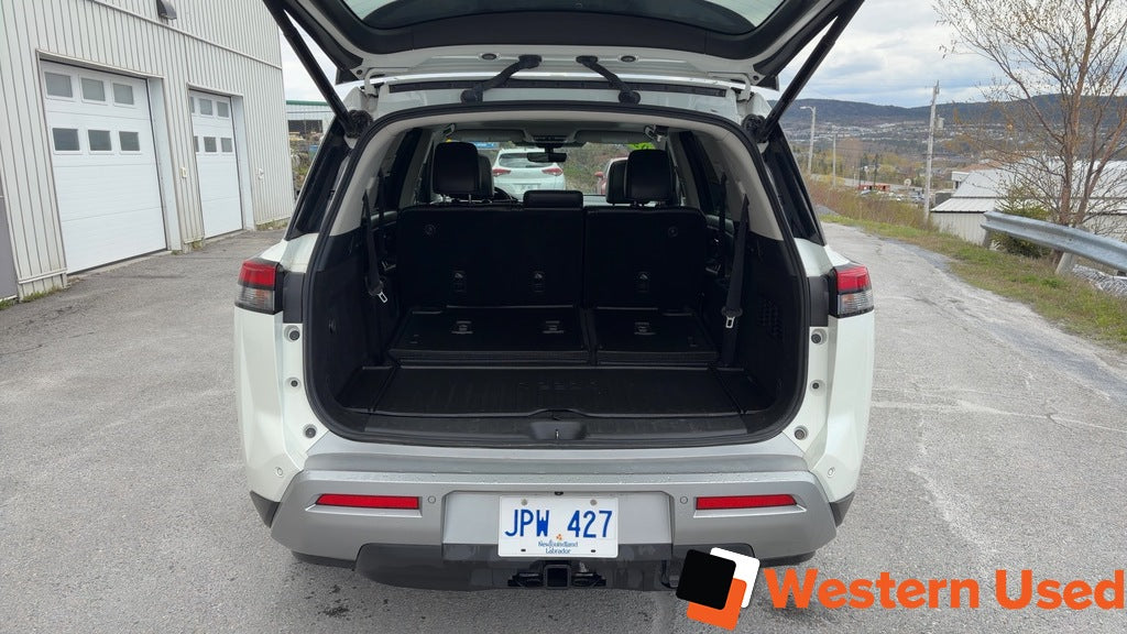 2023 Nissan Pathfinder SL 4WD