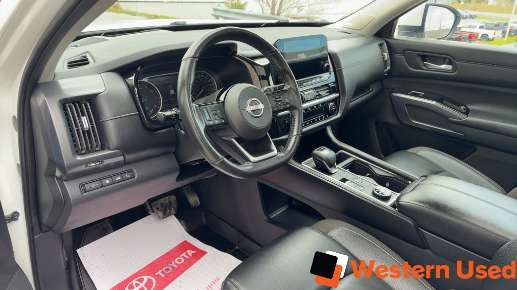 2023 Nissan Pathfinder SL 4WD
