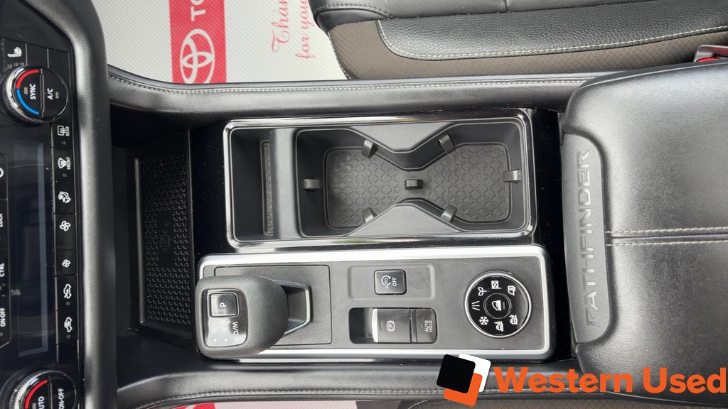 2023 Nissan Pathfinder SL 4WD