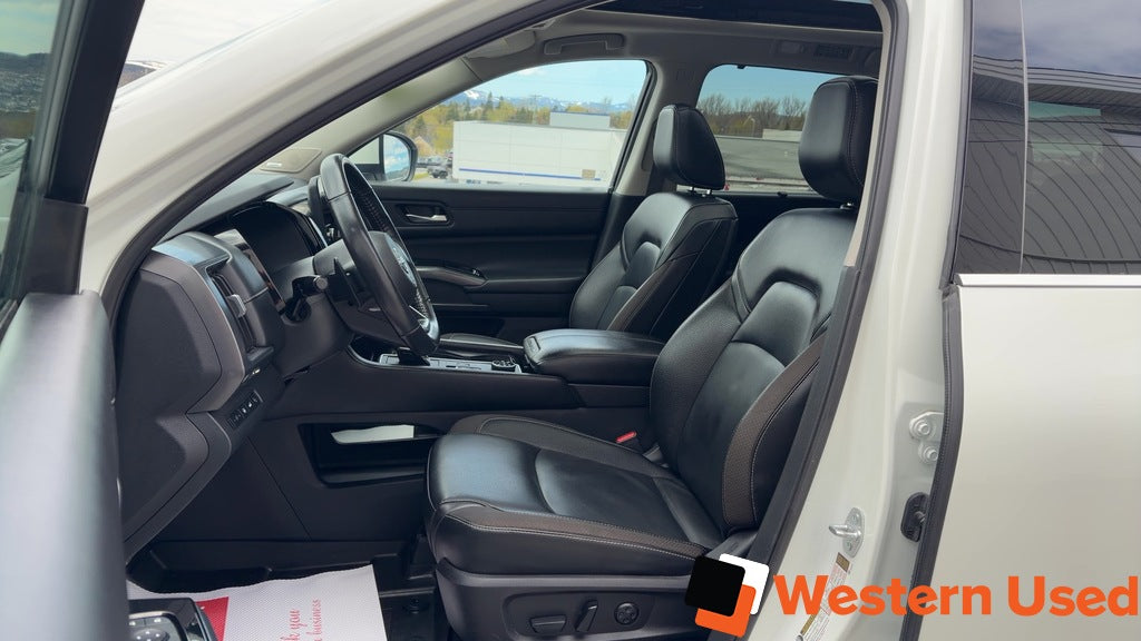 2023 Nissan Pathfinder SL 4WD