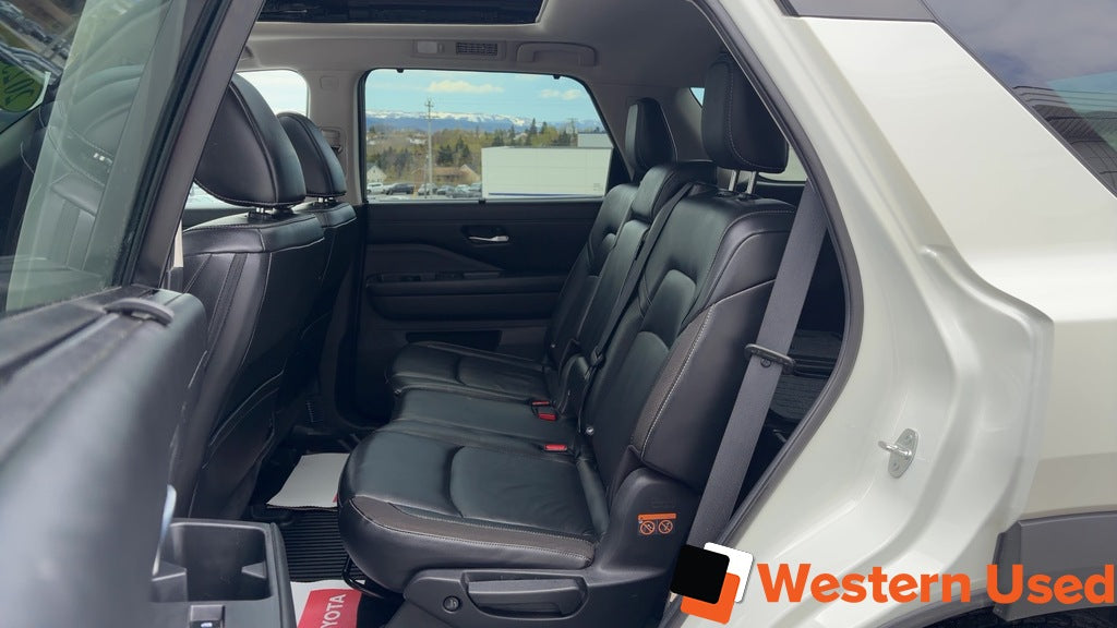 2023 Nissan Pathfinder SL 4WD