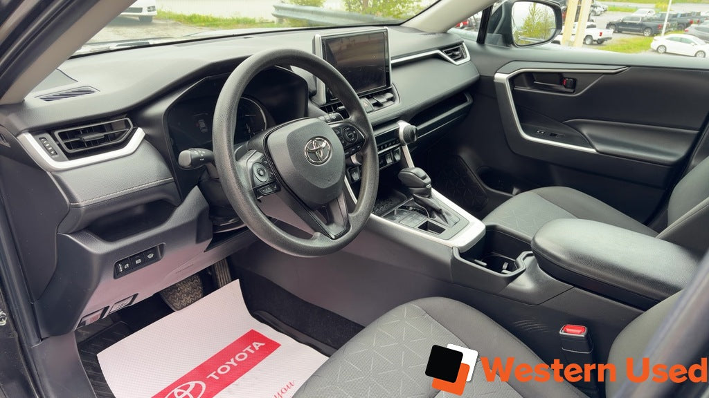 2023 Toyota RAV4 LE AWD