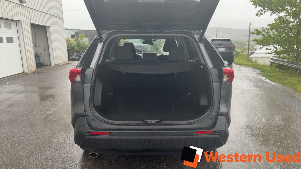 2023 Toyota RAV4 XLE AWD