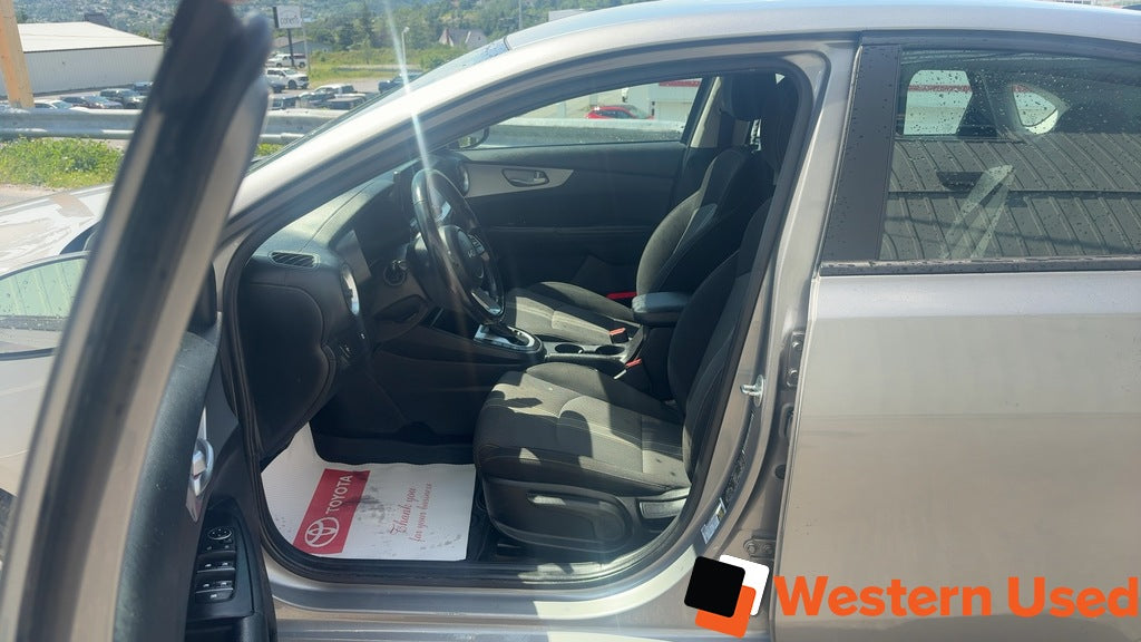 2023 Kia Forte LX IVT