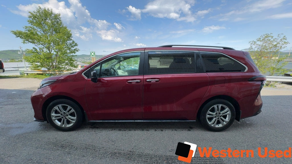 2023 Toyota Sienna XSE 7-Passenger AWD