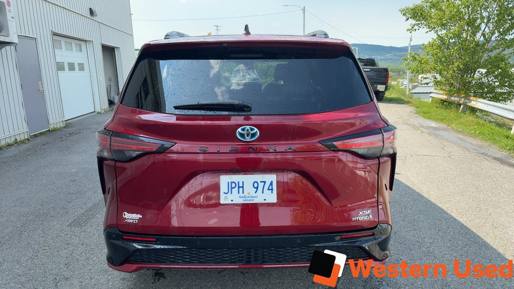 2023 Toyota Sienna XSE 7-Passenger AWD