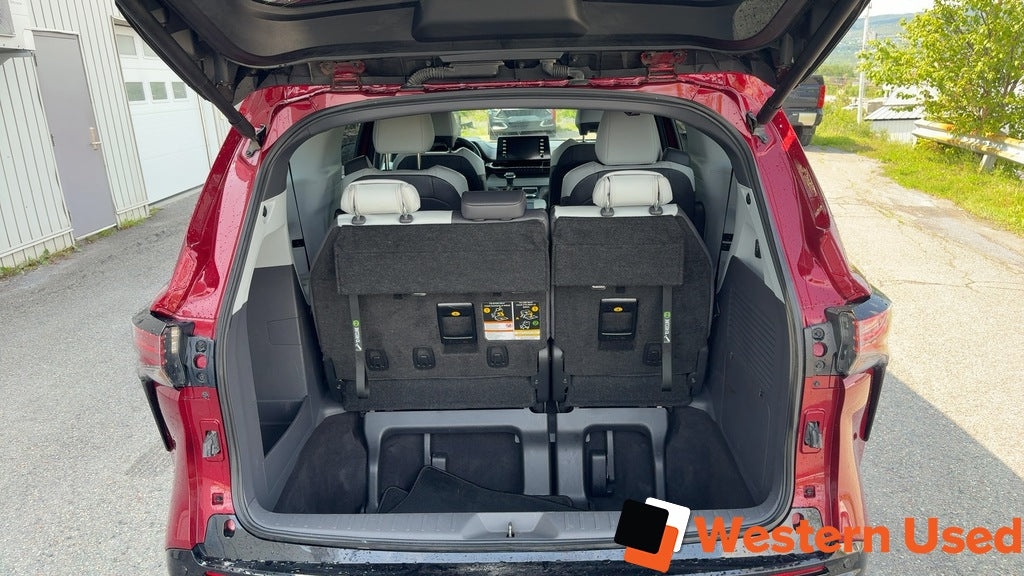 2023 Toyota Sienna XSE 7-Passenger AWD