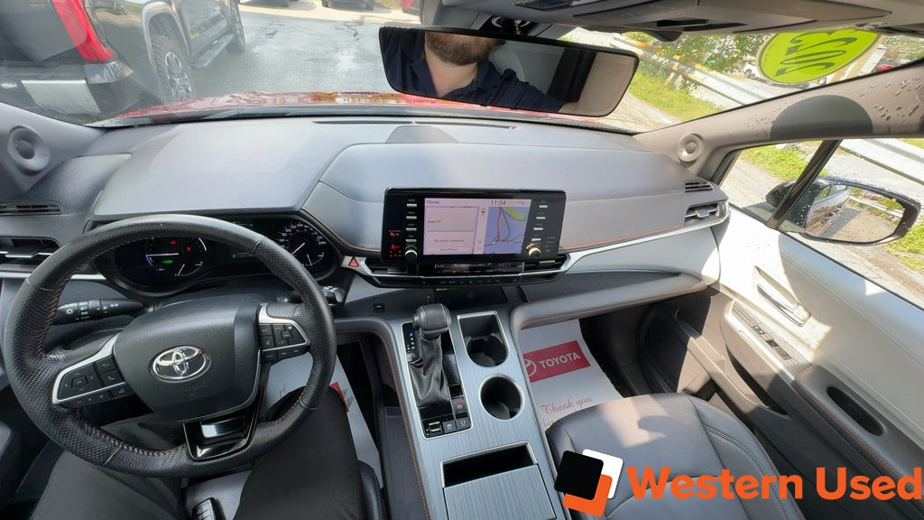 2023 Toyota Sienna XSE 7-Passenger AWD