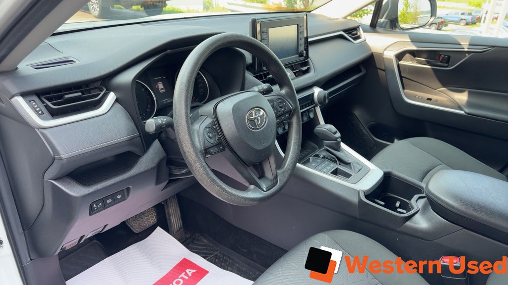 2022 Toyota RAV4 LE AWD