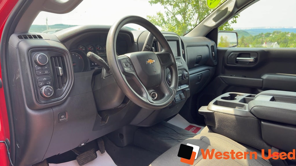 2022 Chevrolet Silverado 1500 4WD Crew Cab 157" Custom