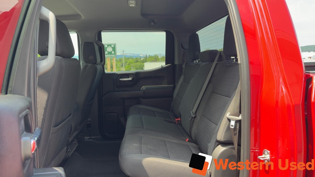2022 Chevrolet Silverado 1500 4WD Crew Cab 157" Custom