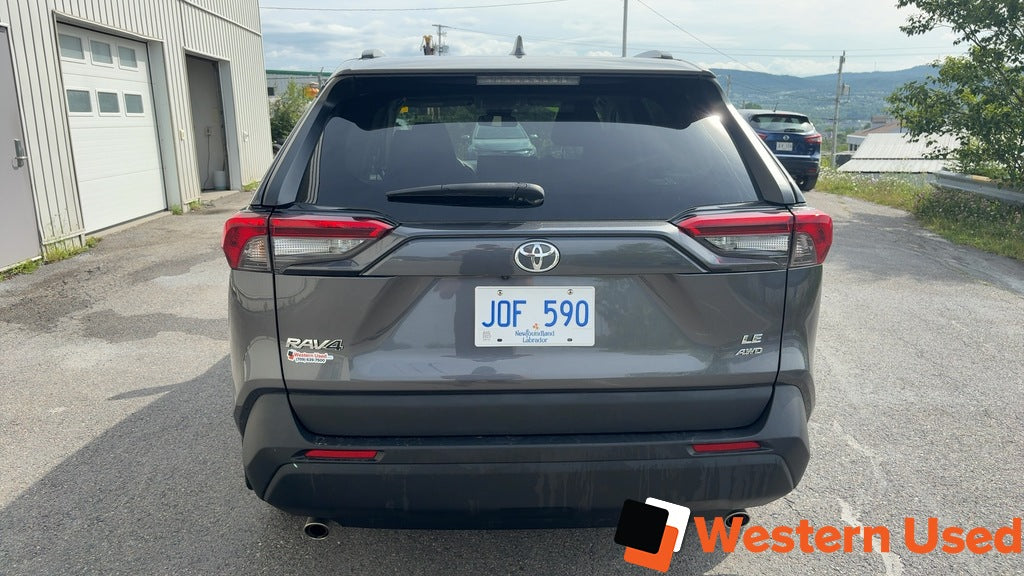 2021 Toyota RAV4 LE AWD