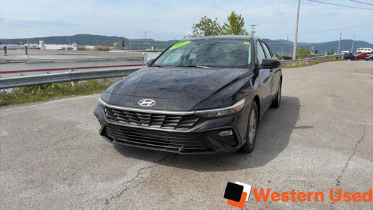 2025 Hyundai Elantra Essential IVT