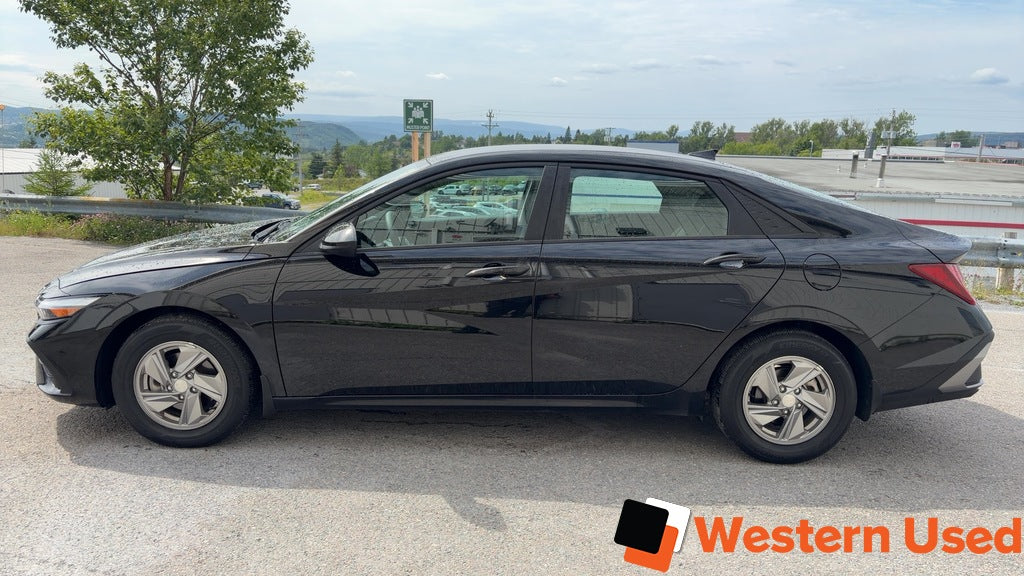 2025 Hyundai Elantra Essential IVT