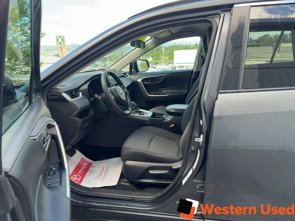 2021 Toyota RAV4 LE AWD