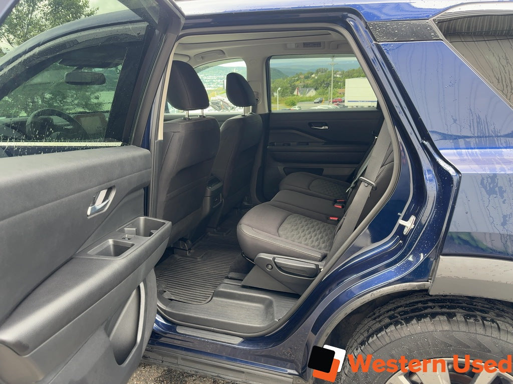 2022 Nissan Pathfinder SV 4WD