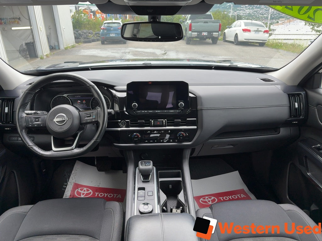 2022 Nissan Pathfinder SV 4WD