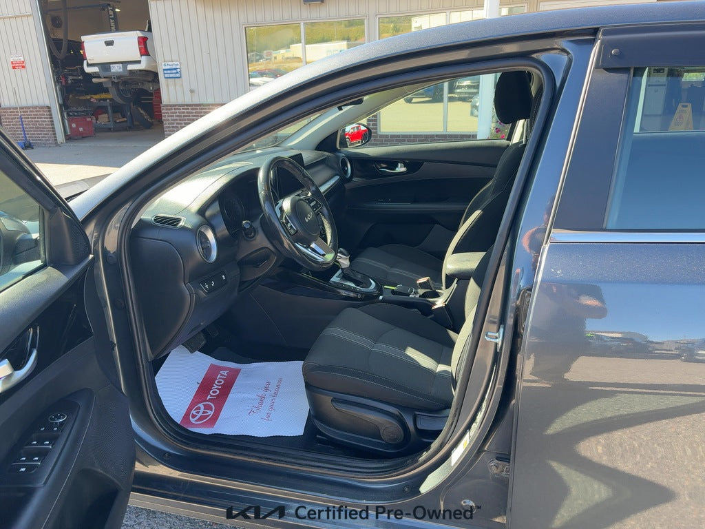 2023 Kia Forte EX IVT