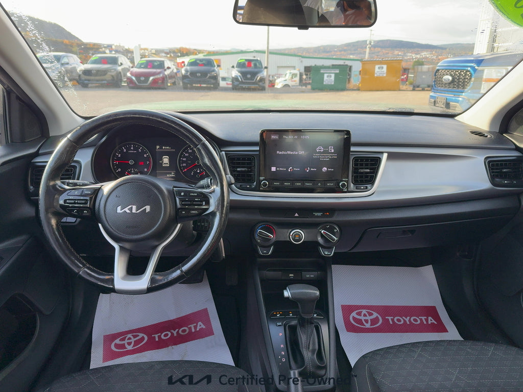 2023 Kia Rio 5-door LX