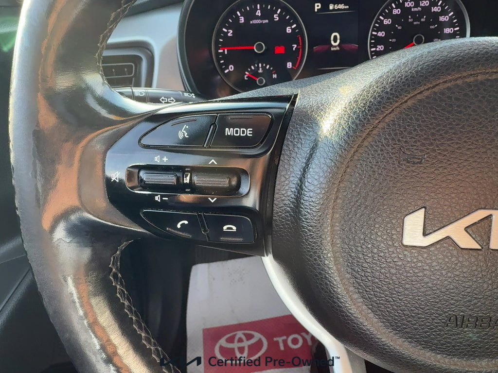 2023 Kia Rio 5-door LX