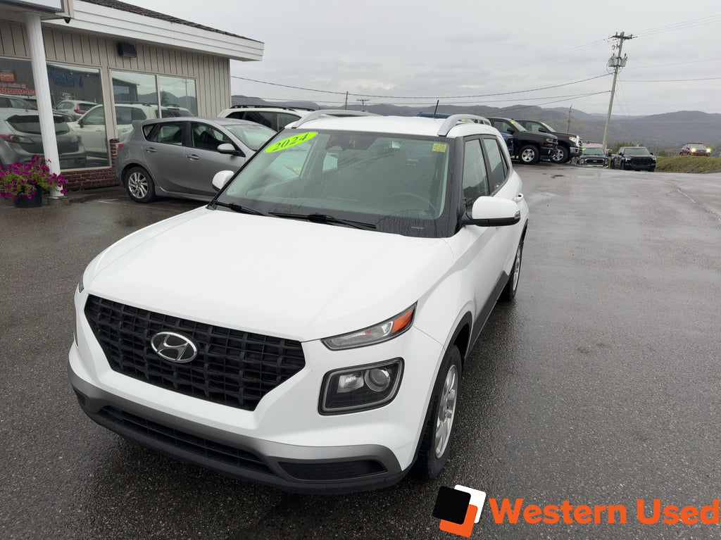 2024 Hyundai Venue Preferred IVT w/Two-Tone