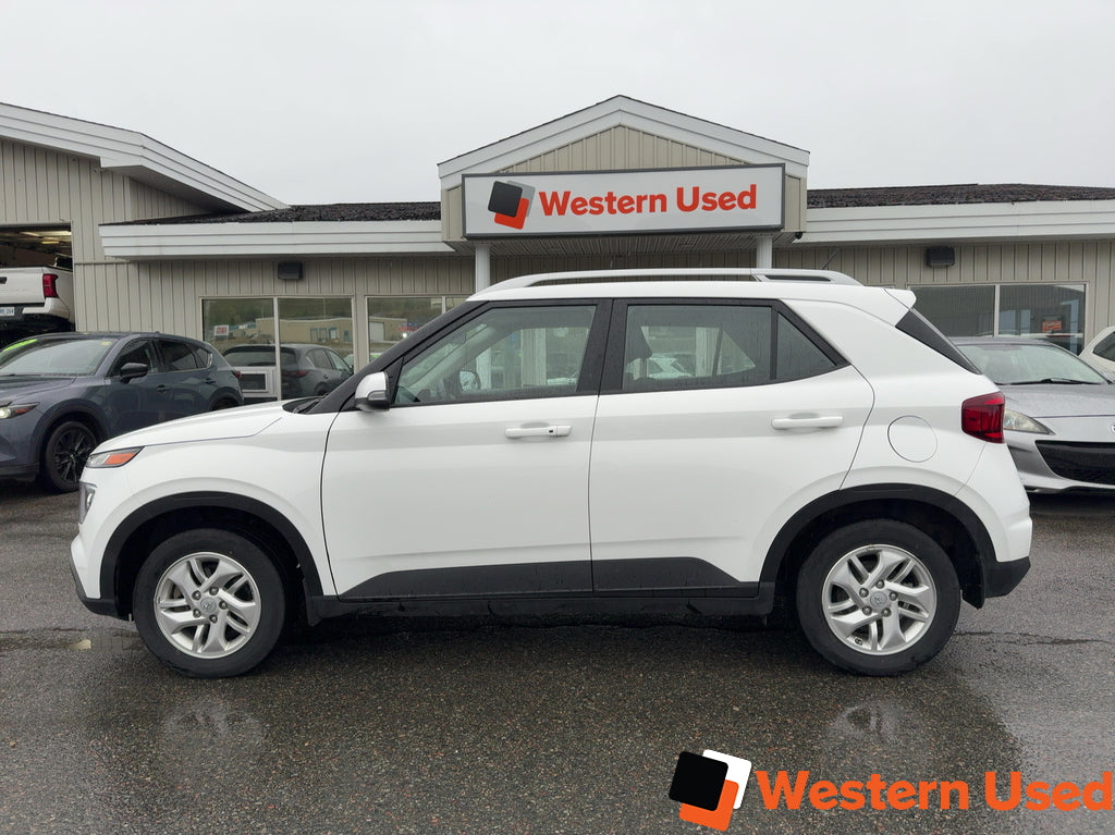 2024 Hyundai Venue Preferred IVT w/Two-Tone