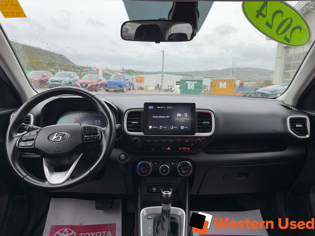 2024 Hyundai Venue Preferred IVT w/Two-Tone