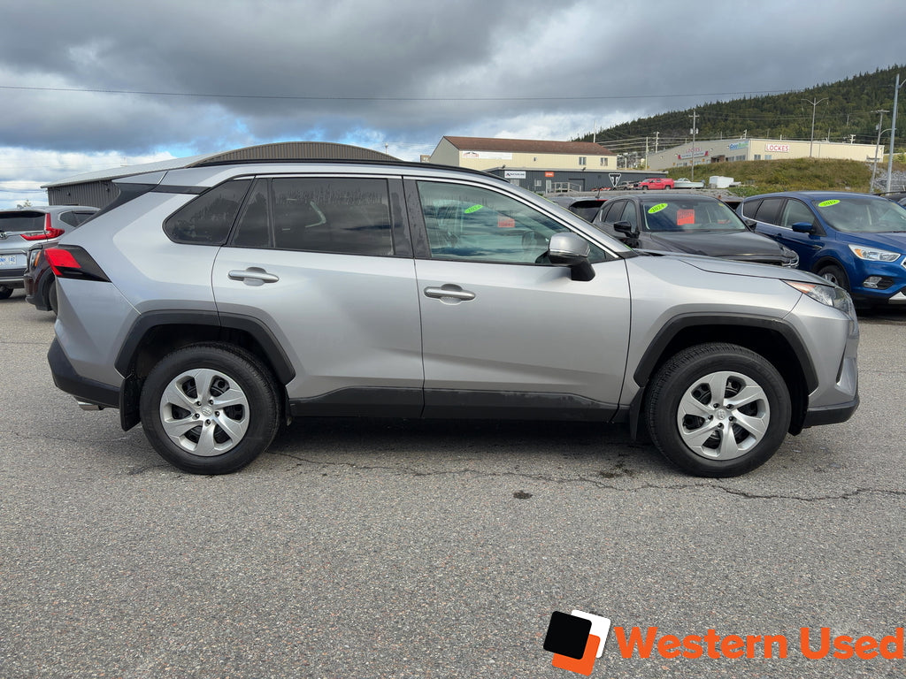 2021 Toyota RAV4 LE AWD