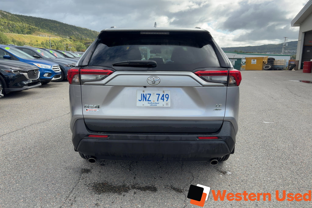 2021 Toyota RAV4 LE AWD