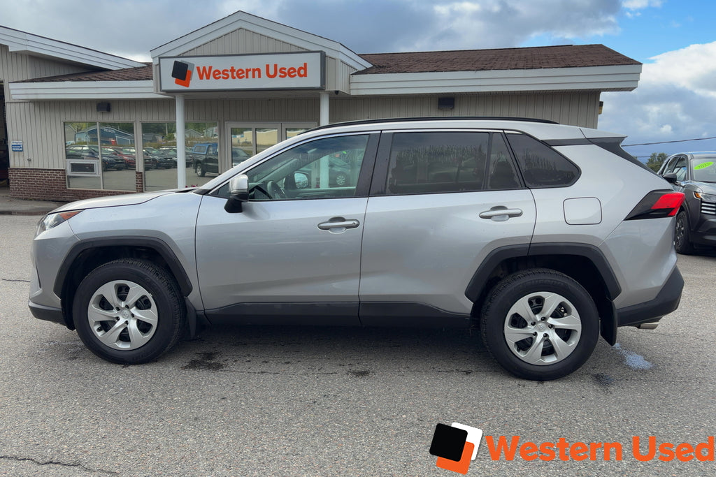 2021 Toyota RAV4 LE AWD