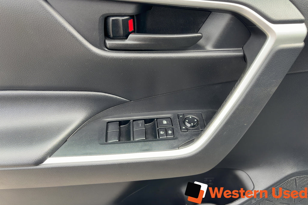2021 Toyota RAV4 LE AWD