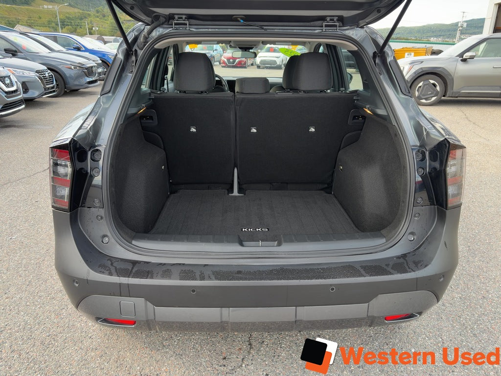 2025 Nissan Kicks S FWD