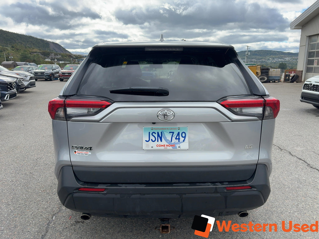 2022 Toyota RAV4 LE FWD