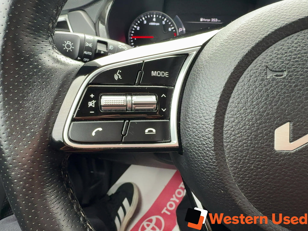 2022 Kia Seltos SX Turbo AWD w/Black Interior