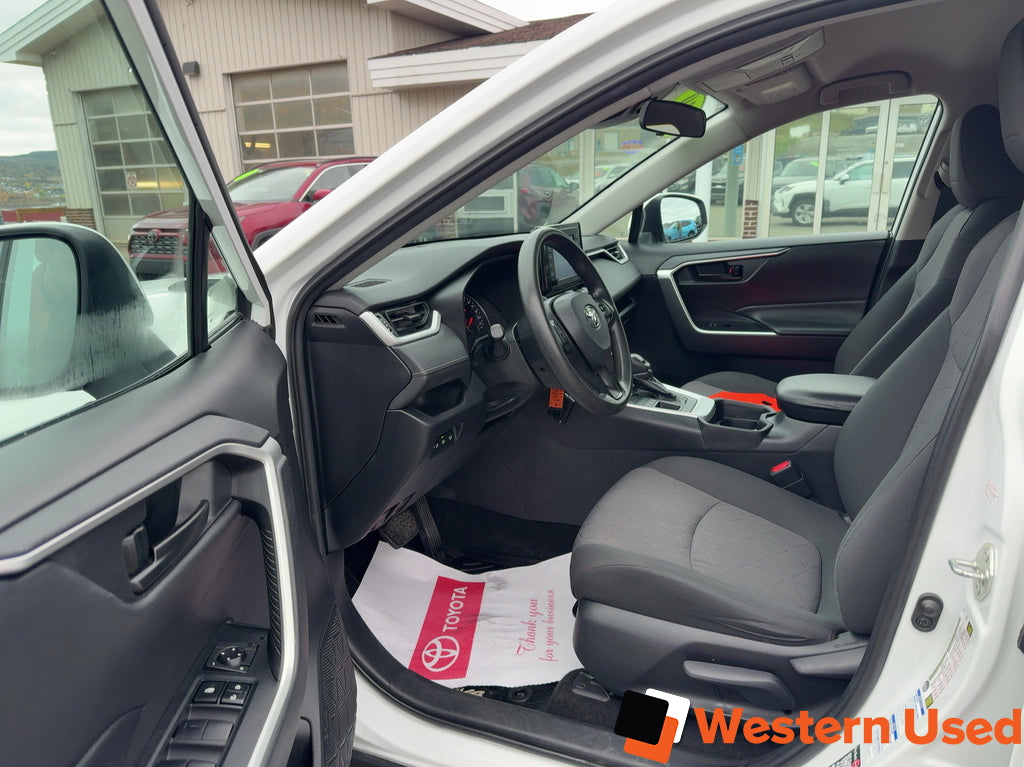 2019 Toyota RAV4 AWD LE