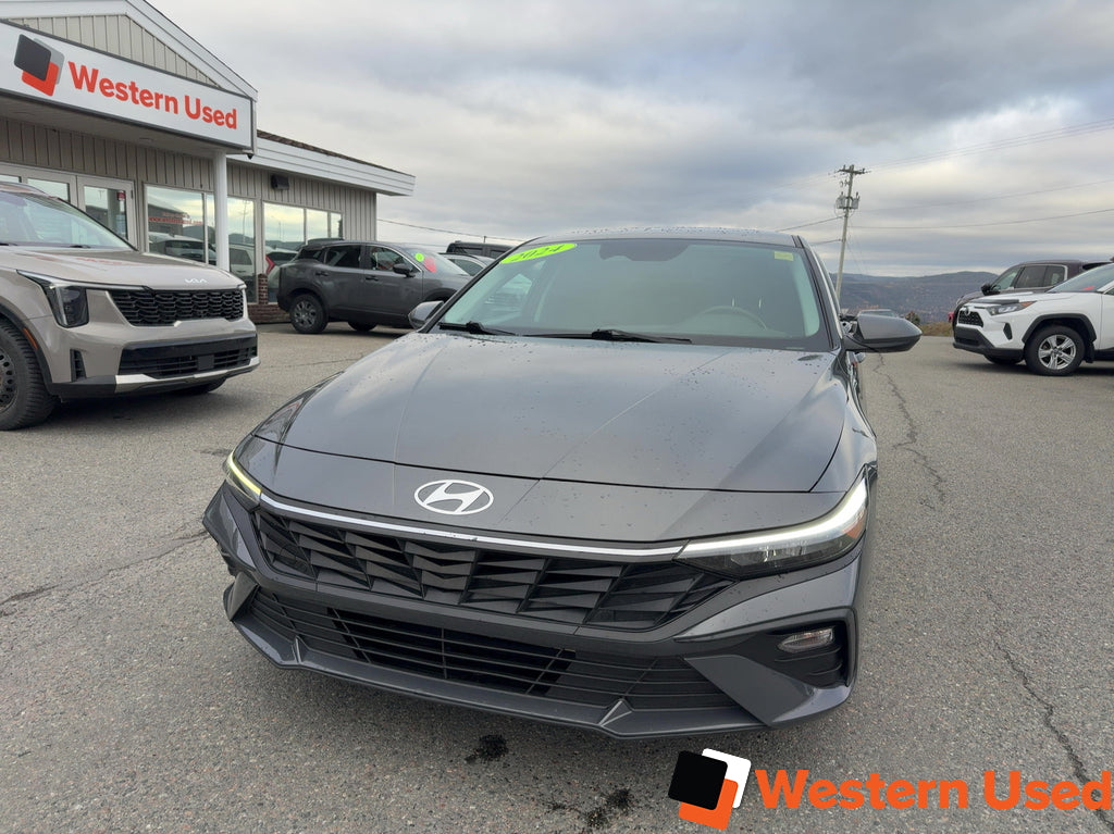 2024 Hyundai Elantra Preferred IVT