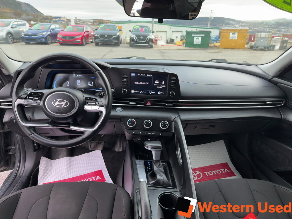 2024 Hyundai Elantra Preferred IVT