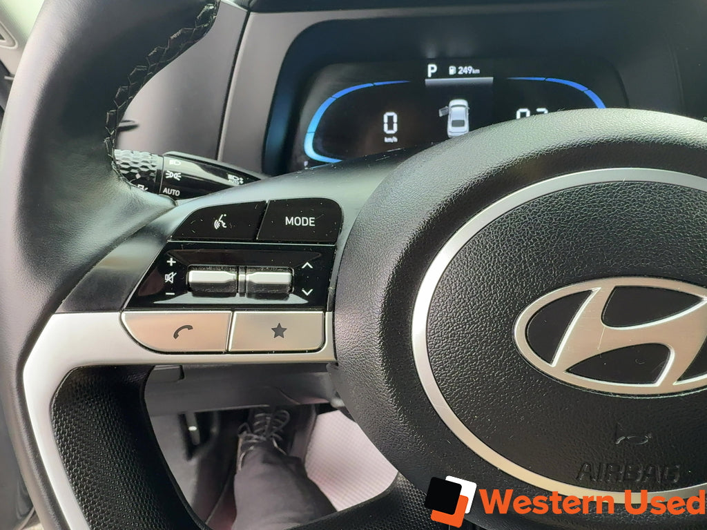 2024 Hyundai Elantra Preferred IVT