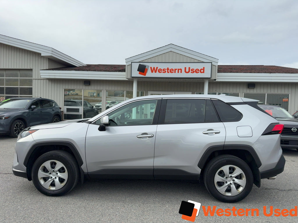 2022 Toyota RAV4 LE AWD